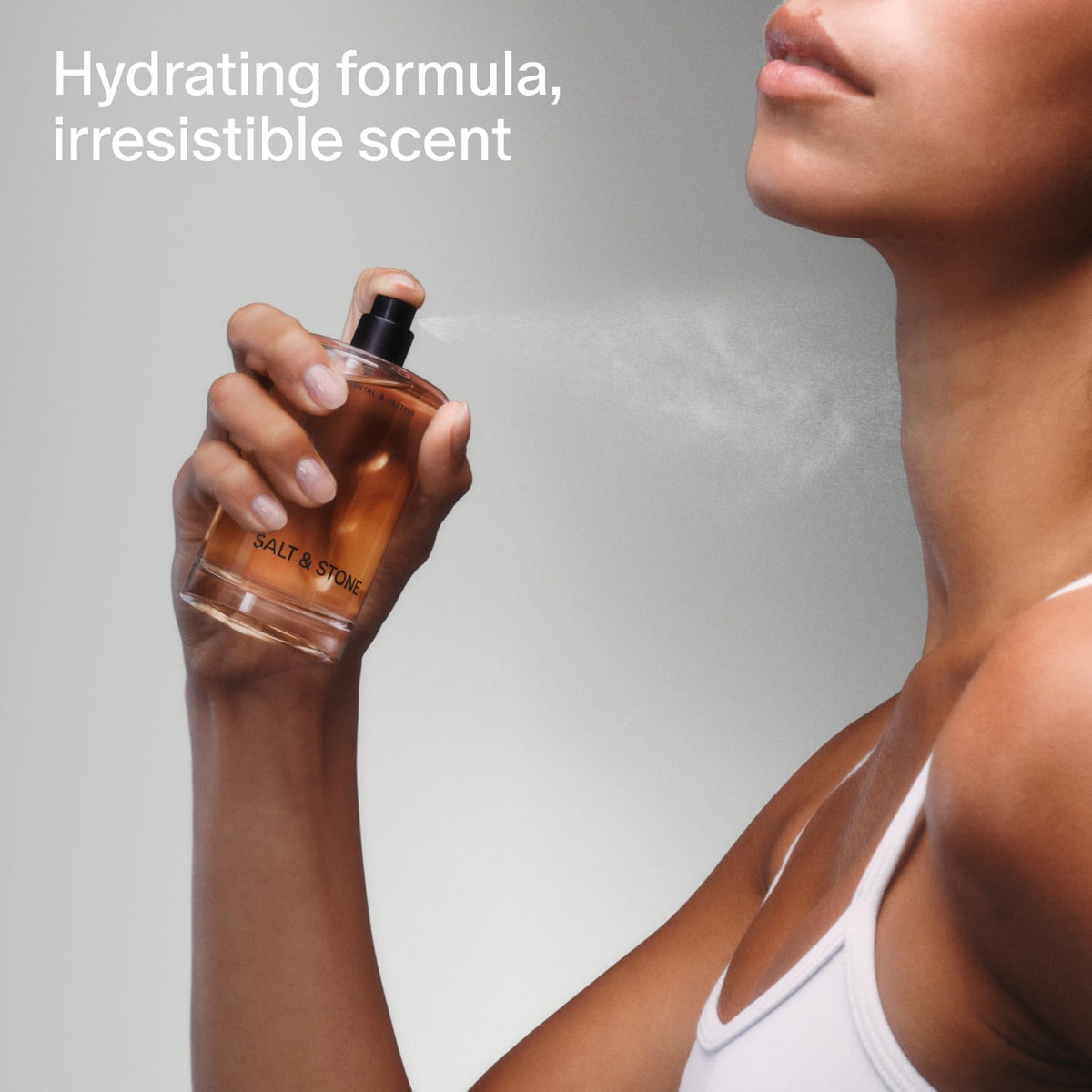 Salt & Stone Neblina Corporal, Aroma de Sándalo y Vetiver, Spray para Cabello y Cuerpo Infundido con Cuidado de la Piel para Mujeres y Hombres, Fragancia Hidratante con Glicerina y Algas Rojas, Vegano | Spray corporal perfumado cálido y amaderado, fraganc