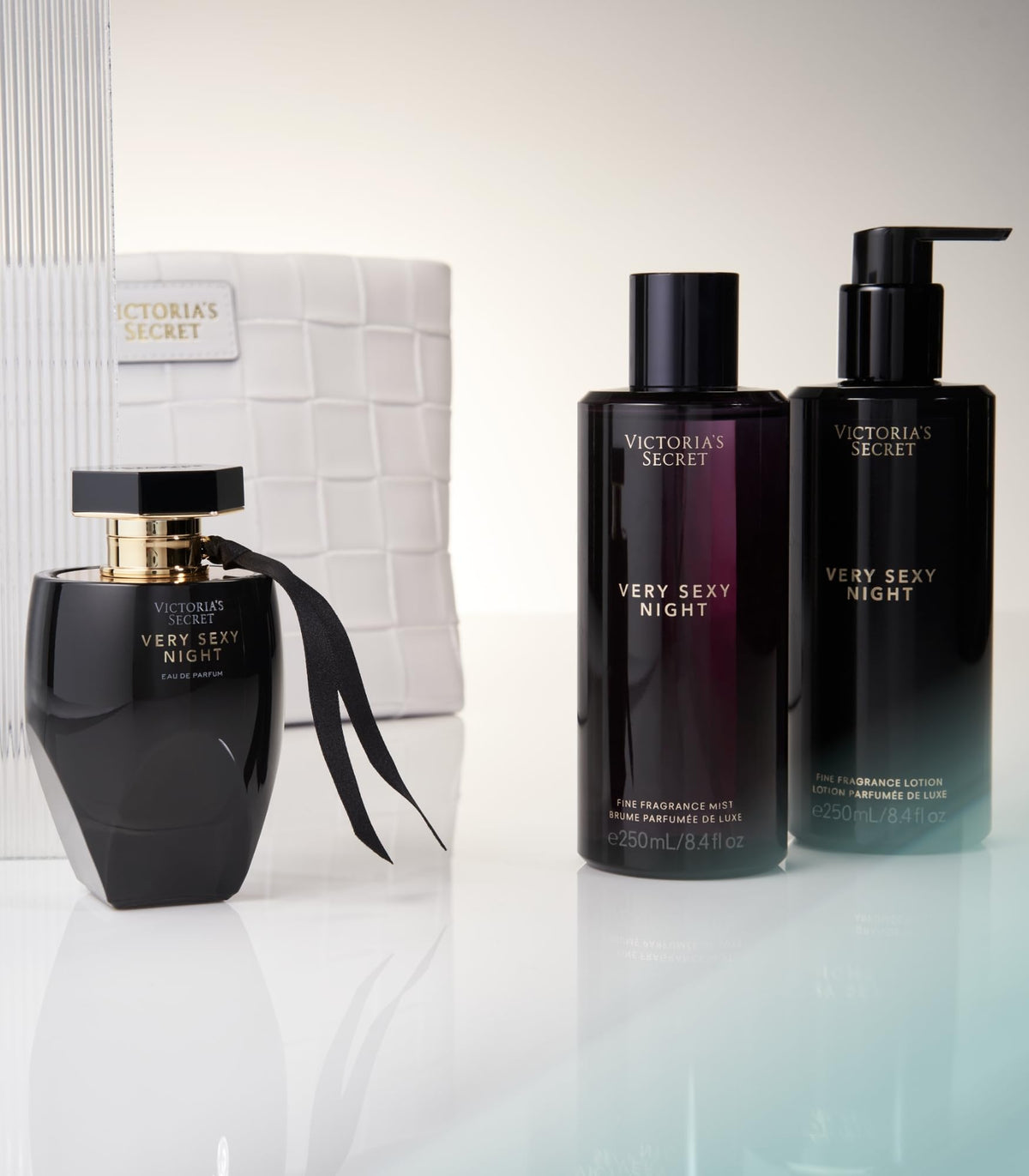 Victoria's Secret - Fragancia fina Bombshell de 8.4 onzas en espray